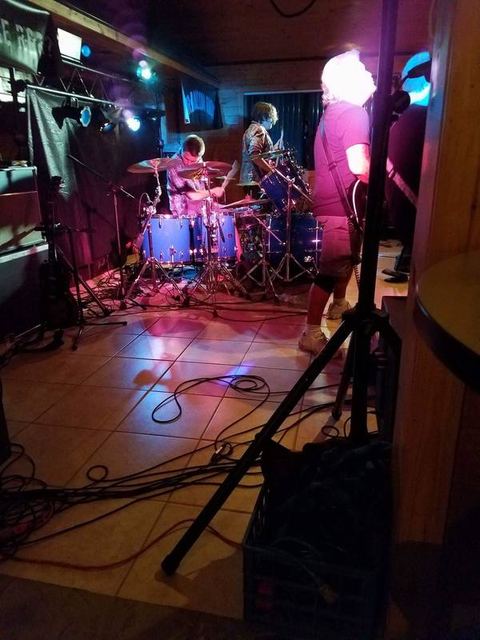 Random Riot live